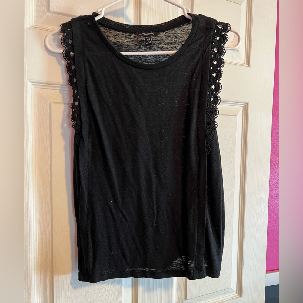 Banana Republic Lace Muscle Tank XS